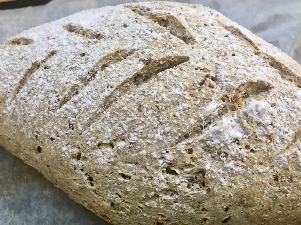 glutenfritt grovbrød med frø og kjerner