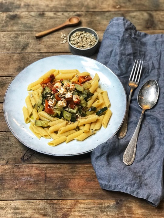 Glutenfri pasta med squash og feta