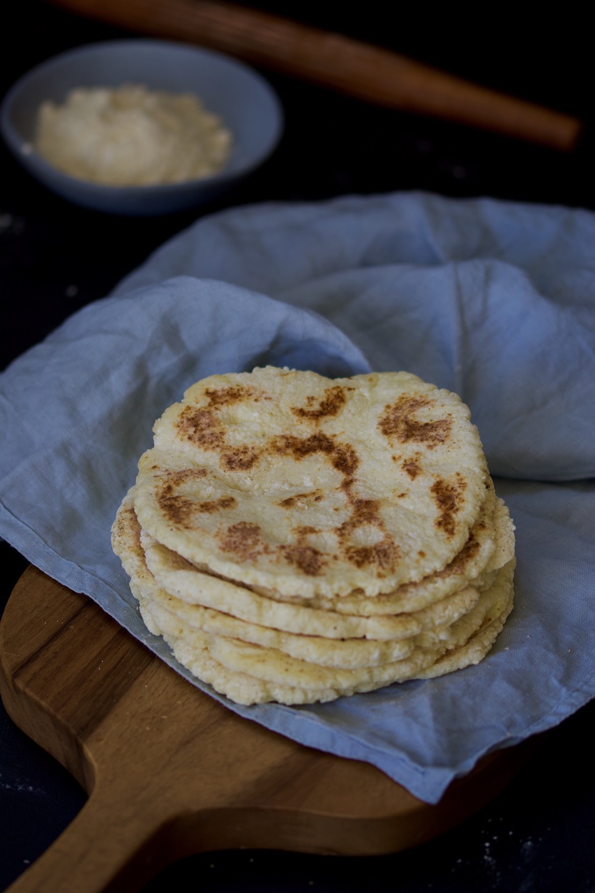 Greek yoghurt- pita bread