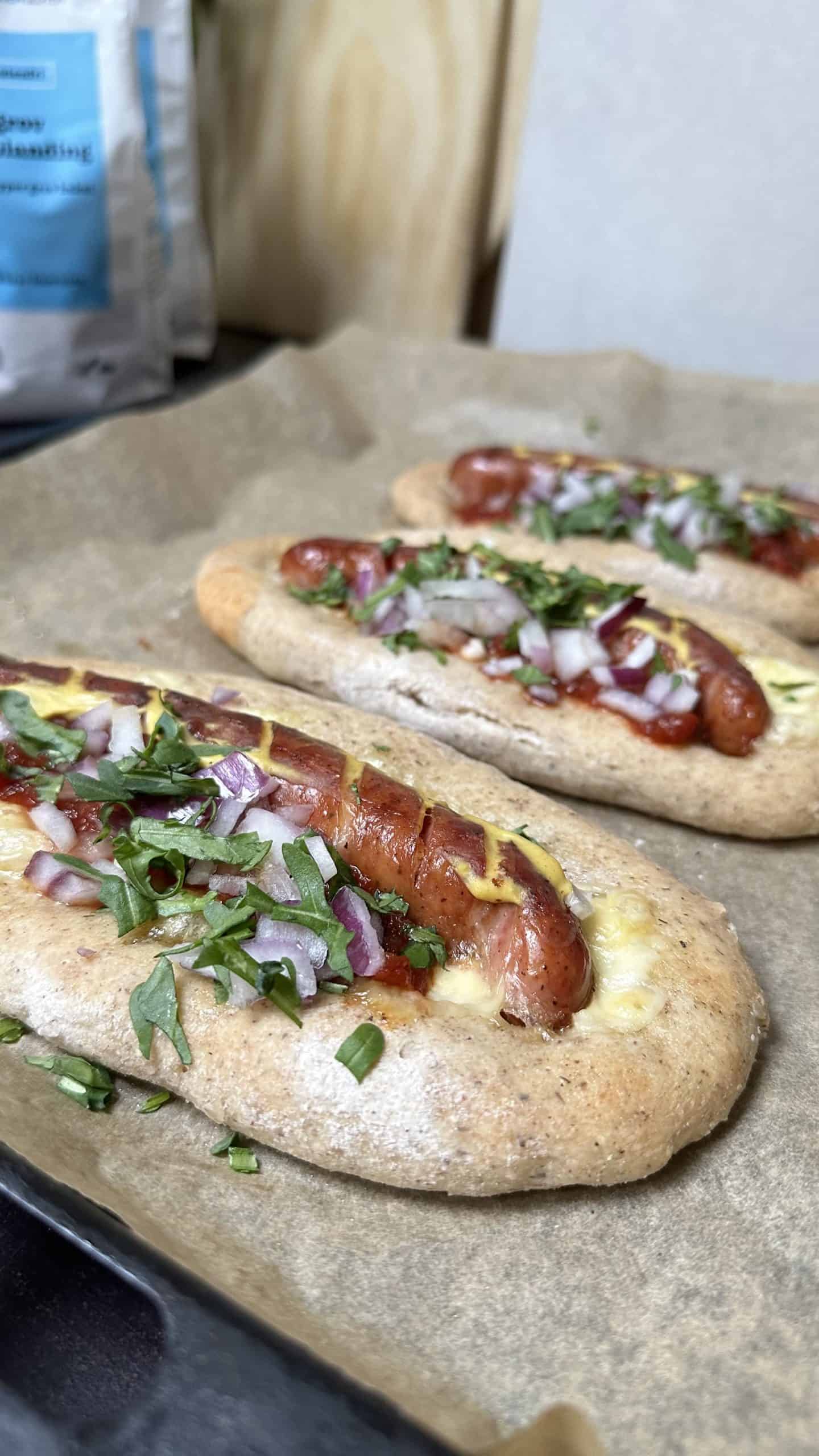 Glutenfri pølse pizza