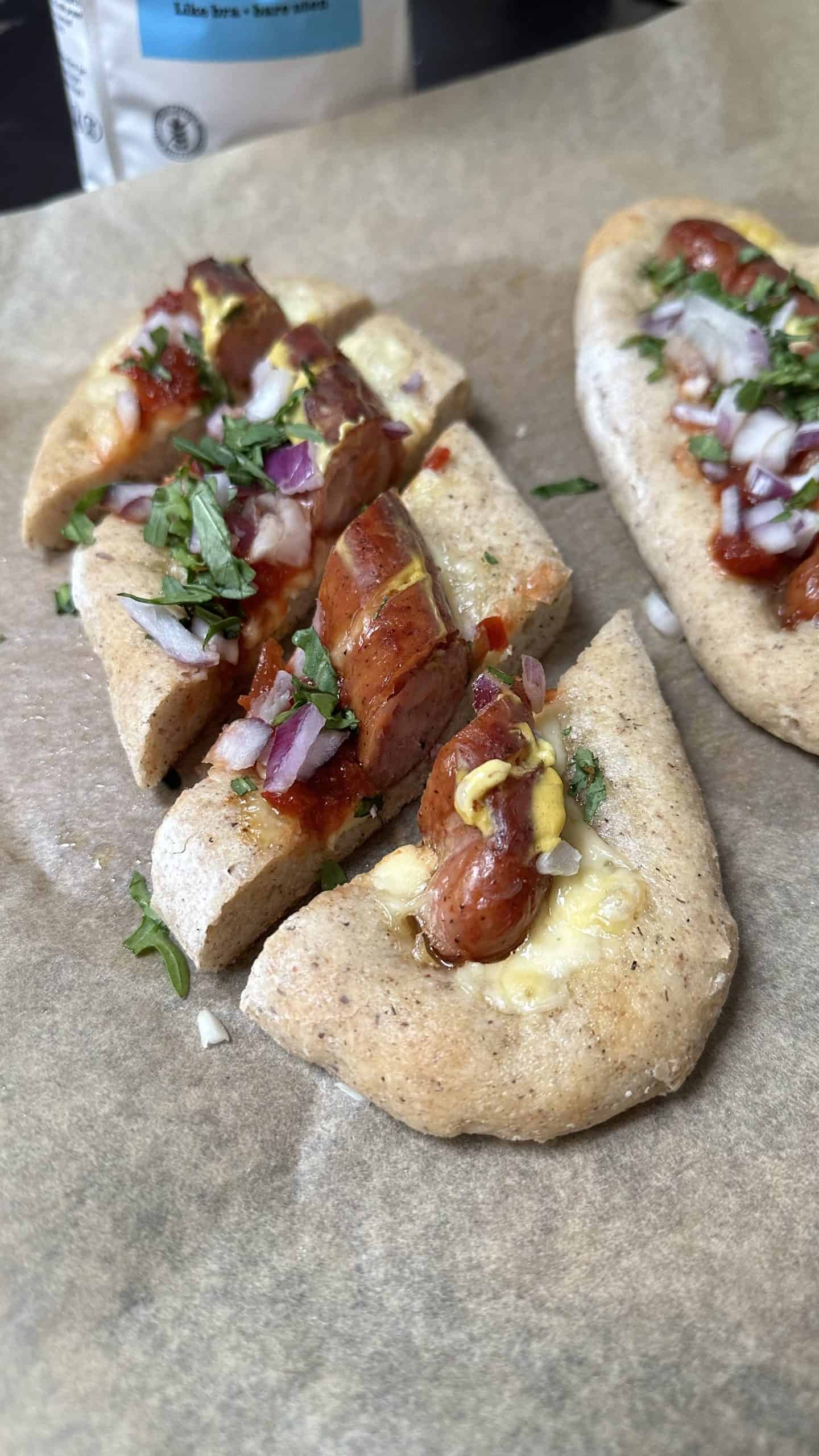 Glutenfri pølse pizza