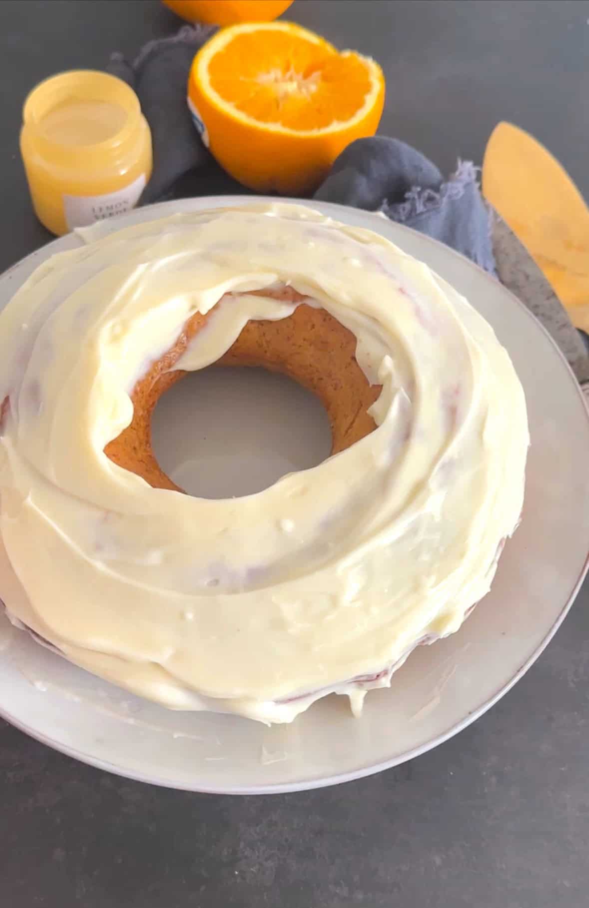 Glutenfri appelsin og gulrotkake med ostekrem